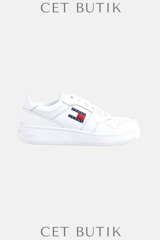 Tommy Hilfiger EN0EN02933 Beyaz Kadın Sneaker – Şık & Rahat Günlük Ayakkabı