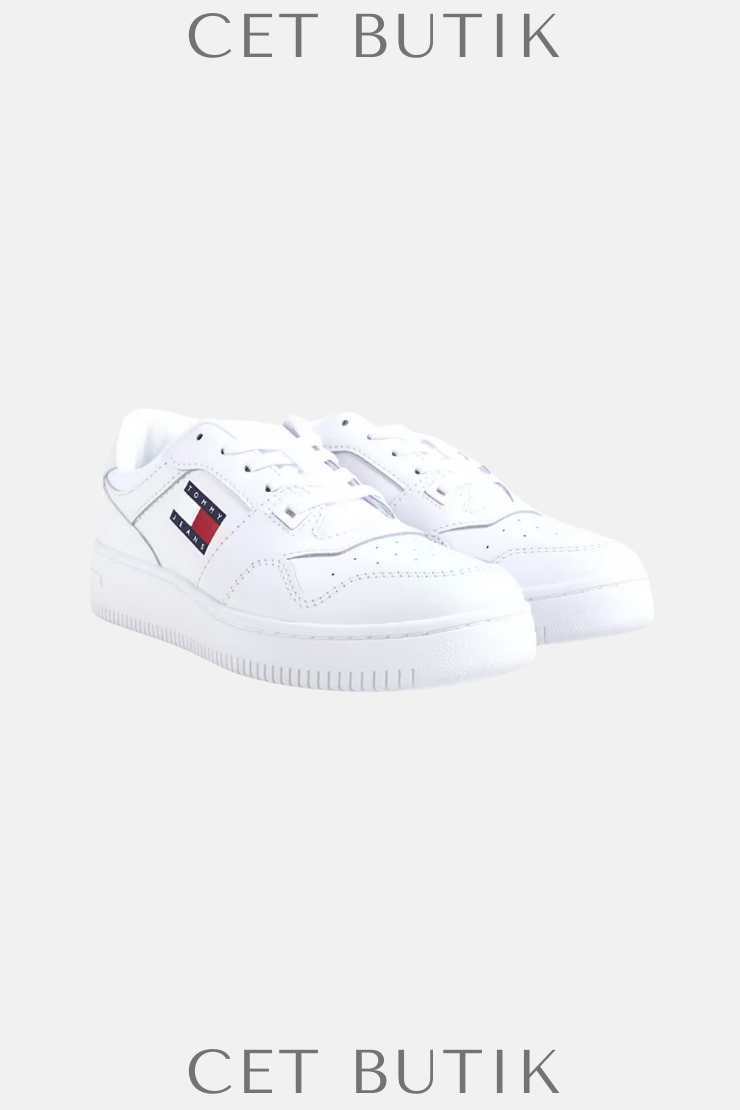 Tommy Hilfiger EN0EN02933 Beyaz Kadın Sneaker – Şık & Rahat Günlük Ayakkabı