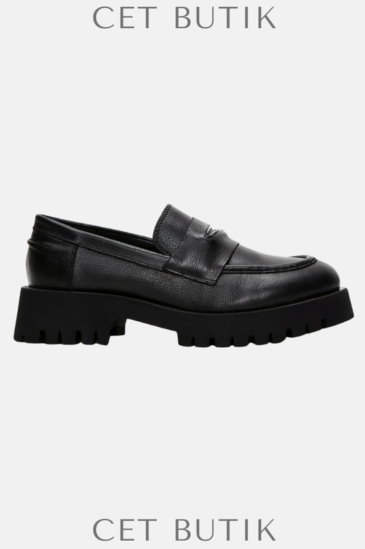 Derimod Kadın Siyah Kalın Tabanlı Deri Maskülen Loafer – Günlük Şıklık
