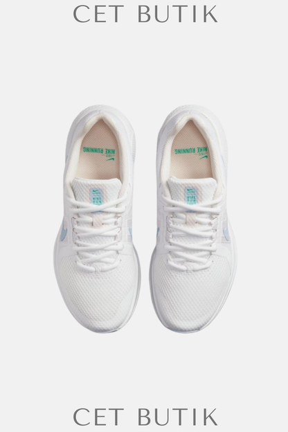 Nike Run Swift 2 Kadın Beyaz Koşu / Spor Ayakkabı
